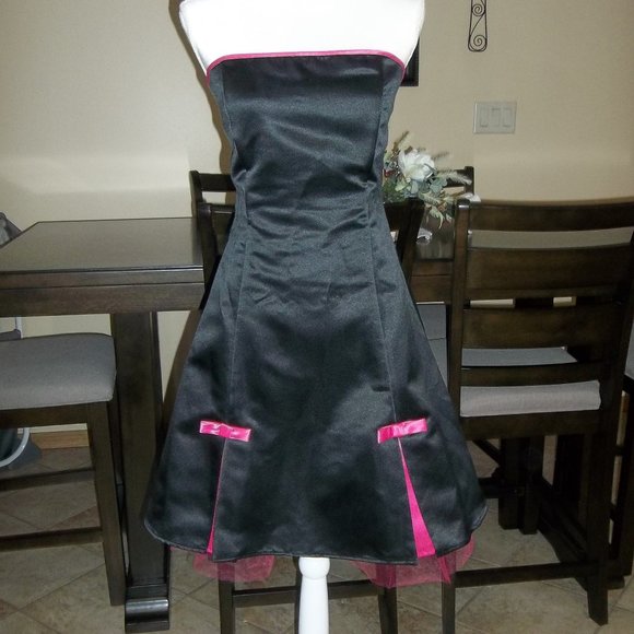 Debut Prom or Homecoming dress size 13 - Picture 1 of 5